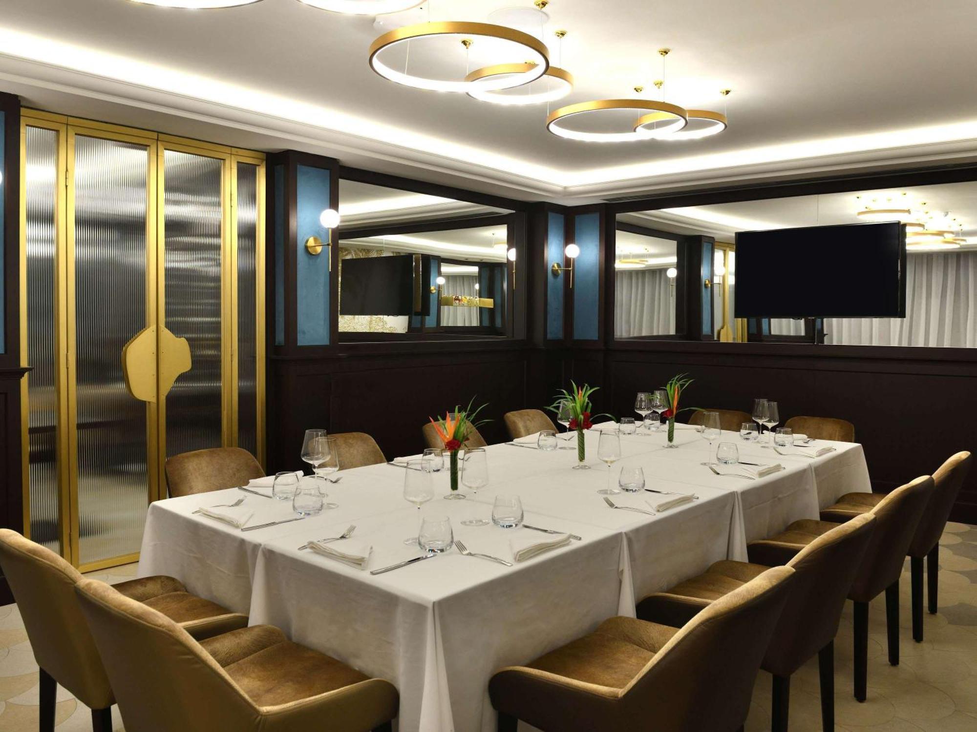 Moevenpick Hotel Abidjan Exterior photo